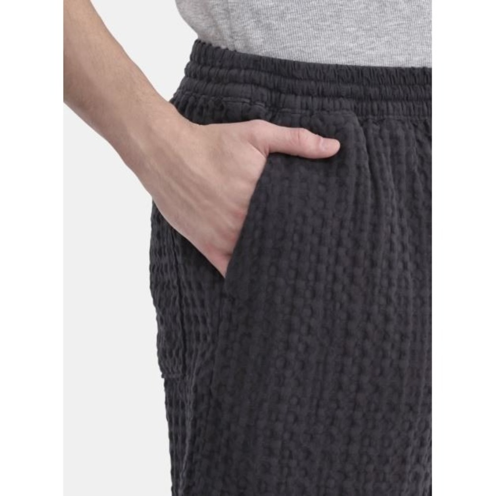 DR Essentials Men's Elastic Drawstring Pocket Waffle Textured Shorts in Black XL